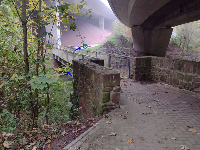 Datei:Attentatbuback15 Staumauer Detail.jpg